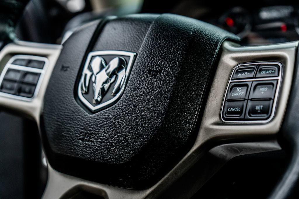 Used 2016 RAM 1500 Laramie w/ Convenience Group AWD/4WD image 30