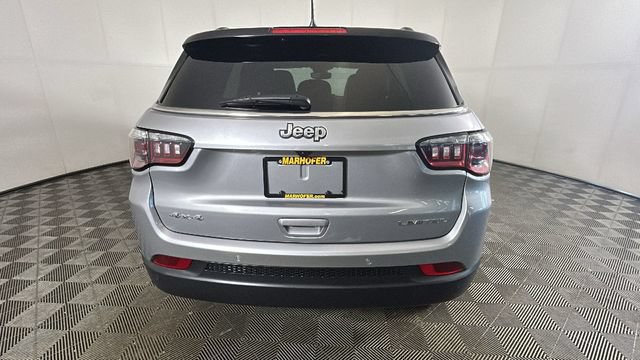 Used 2024 Jeep Compass Limited AWD/4WD image 3