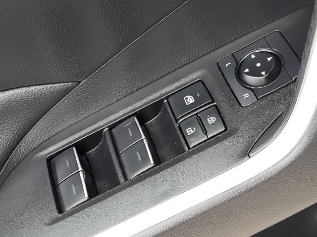 Used 2025 Toyota RAV4 XLE AWD/4WD image 23