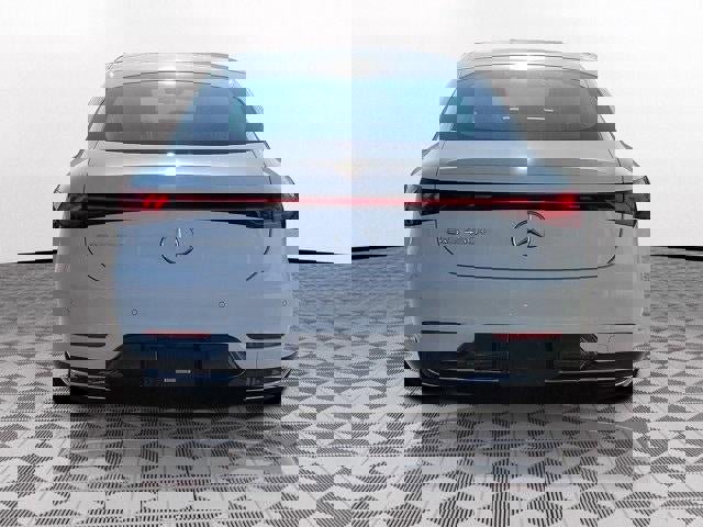 Used 2022 Mercedes-Benz EQS 450+ Sedan image 5
