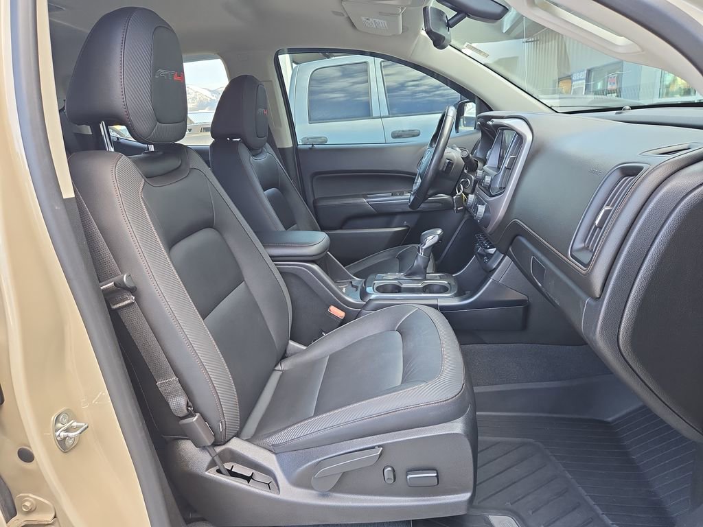 Used 2022 GMC Canyon AT4 image 17