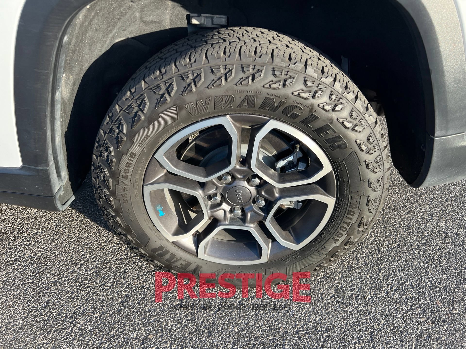 Used 2022 Jeep Grand Cherokee Trailhawk AWD/4WD image 12
