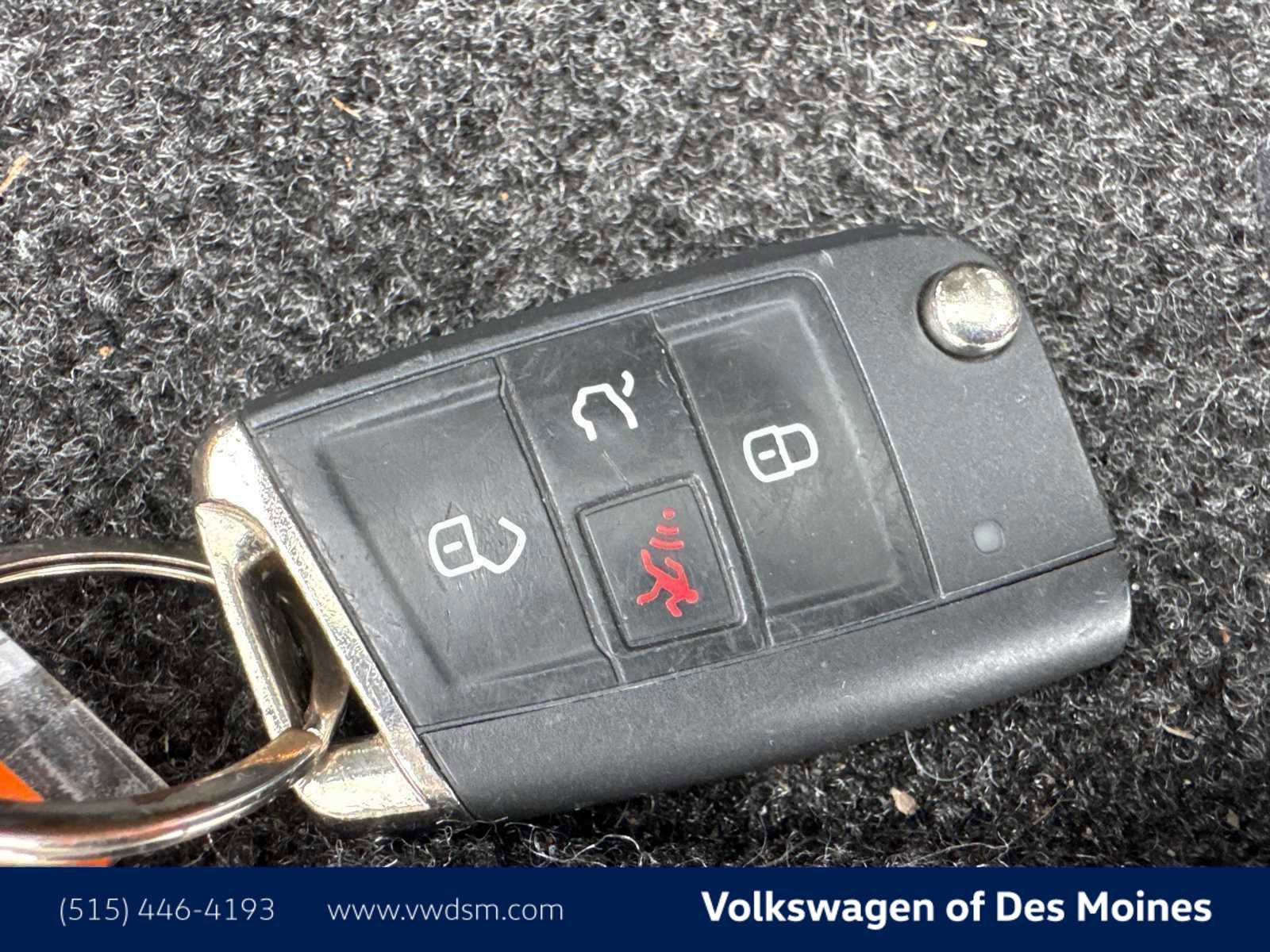 Used 2021 Volkswagen Tiguan SE w/ Panoramic Sunroof Package image 20