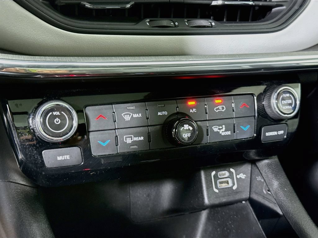 Used 2023 Jeep Compass Limited w/ Sun and Sound Group AWD/4WD image 8