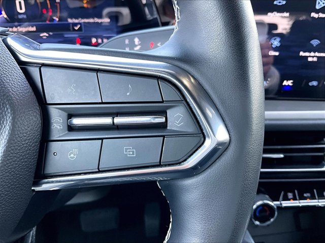 Used 2025 Chevrolet Traverse LT FWD image 21