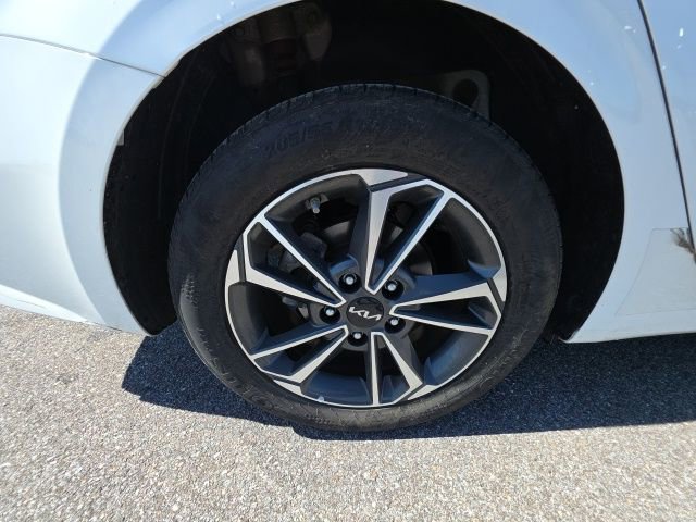 Used 2024 Kia Forte LXS FWD image 29