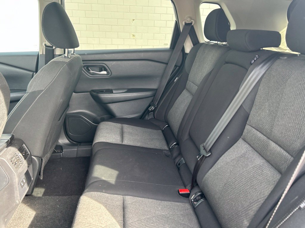 Used 2024 Nissan Rogue SV AWD/4WD image 9