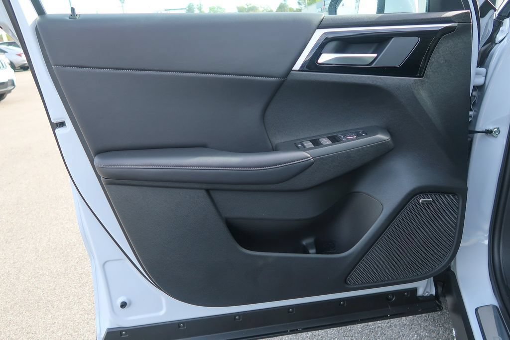 New 2025 Mitsubishi Outlander SE AWD/4WD image 23