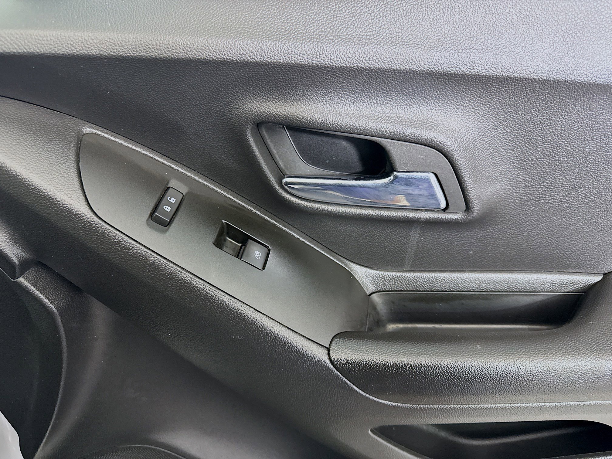 Used 2022 Chevrolet Trax LS w/ Tint and Cruise Package image 30