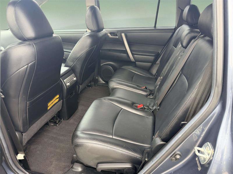Used 2012 Toyota Highlander SE w/ Tow Pkg AWD/4WD image 18