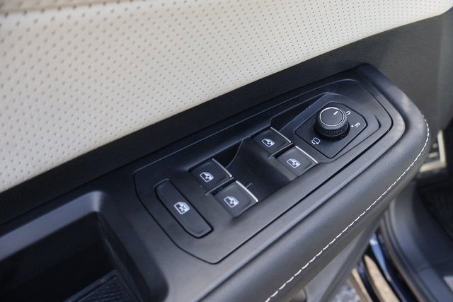 New 2026 Volkswagen Atlas Cross Sport SEL Premium R-Line image 11