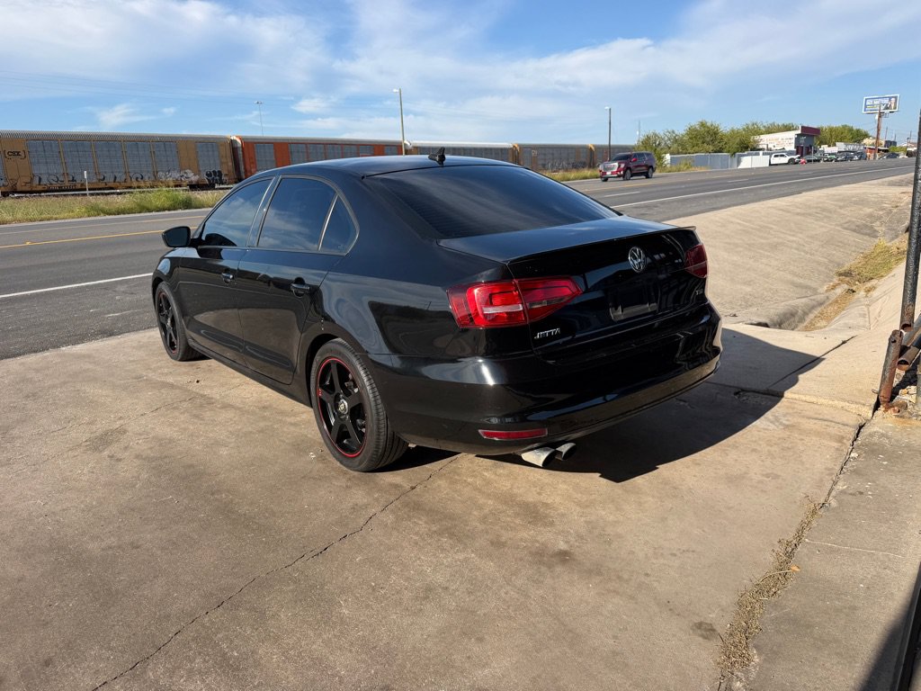 Used 2015 Volkswagen Jetta Sport FWD image 16