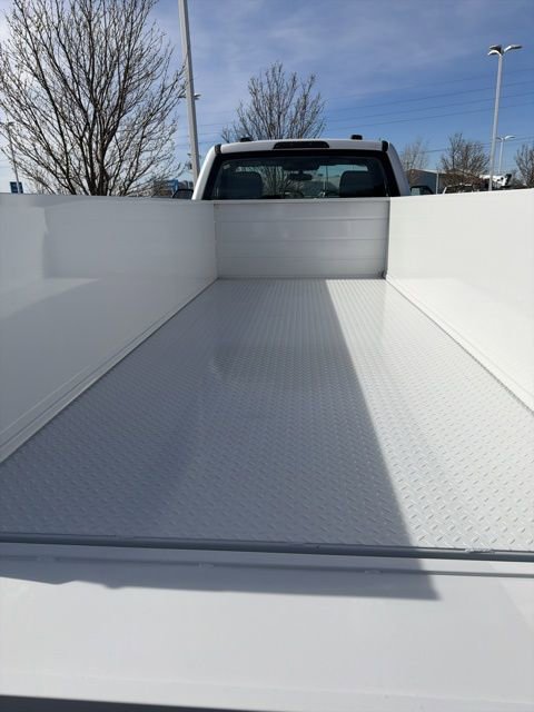New 2026 Ford F550 4x4 Regular Cab Super Duty w/ XL Chrome Package image 16