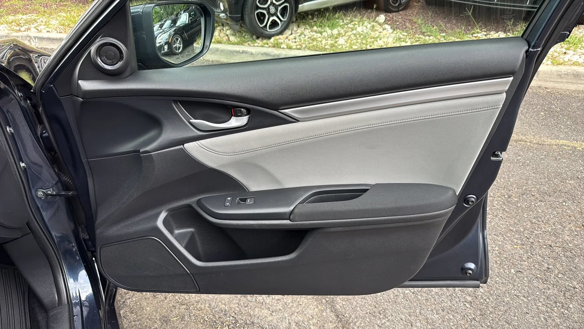 Used 2020 Honda Civic EX image 19