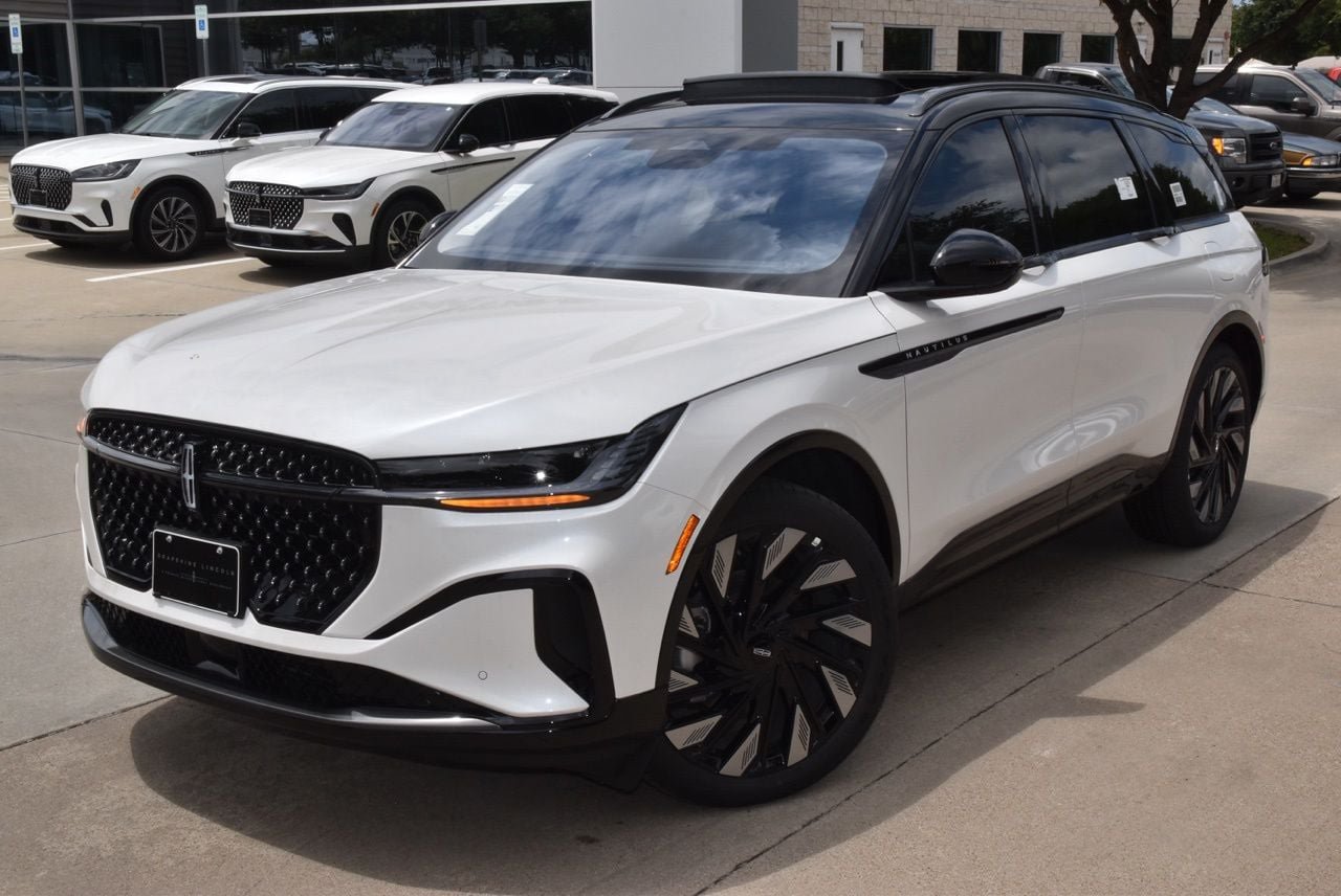 New 2026 Lincoln Nautilus Reserve AWD/4WD image 19