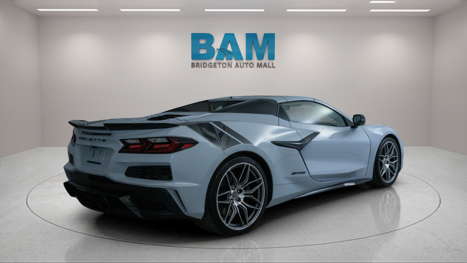 Used 2024 Chevrolet Corvette Z06 RWD image 7