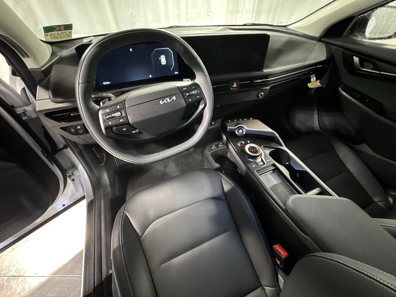 New 2025 Kia EV6 Wind image 15