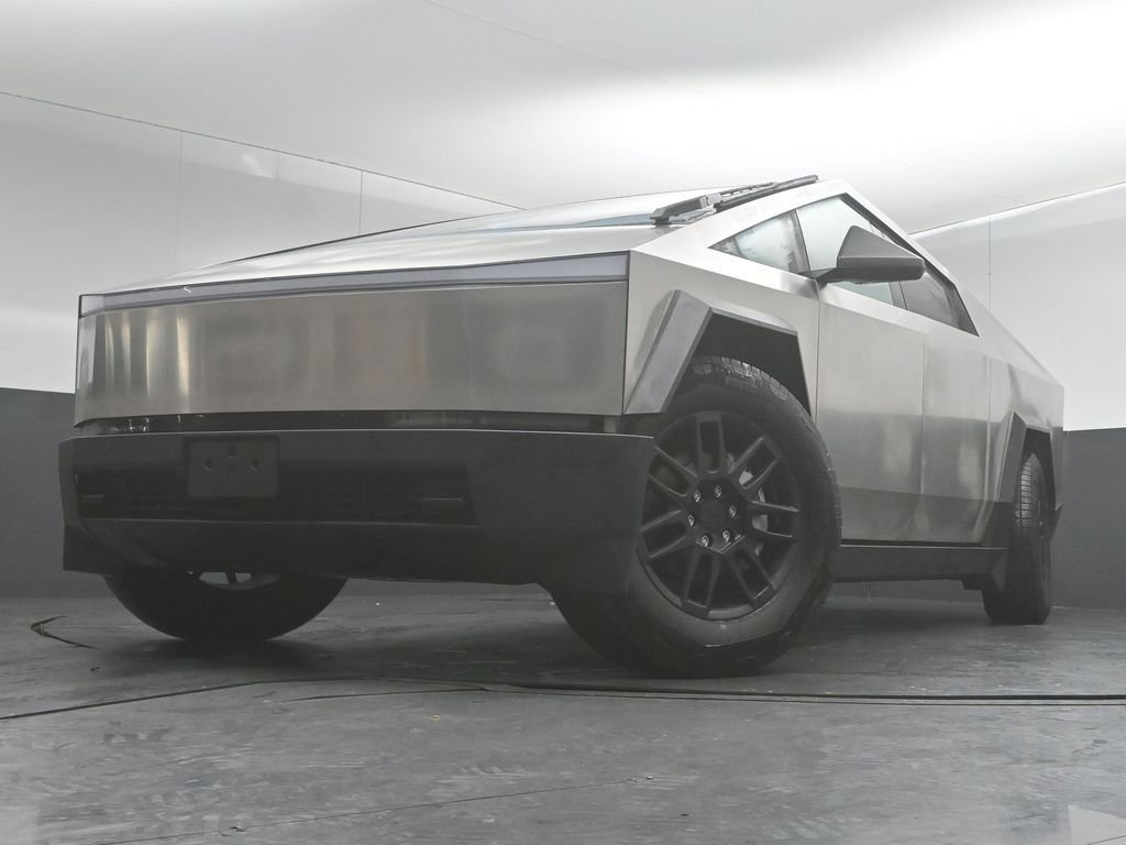 Used 2024 Tesla Cybertruck AWD Crew Cab image 28