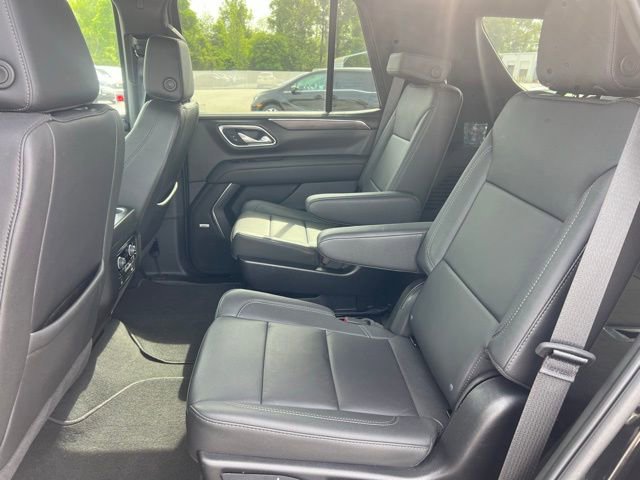 Used 2024 Chevrolet Tahoe LT w/ Luxury Package RWD image 4