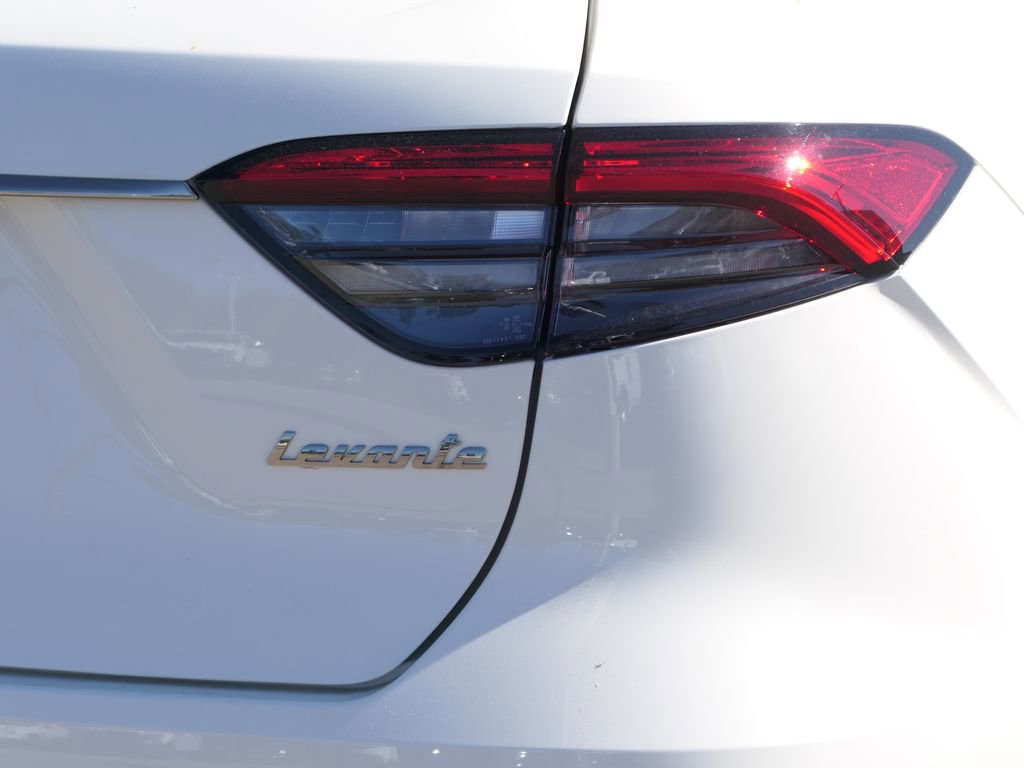 Used 2024 Maserati Levante GT Ultima AWD/4WD image 5