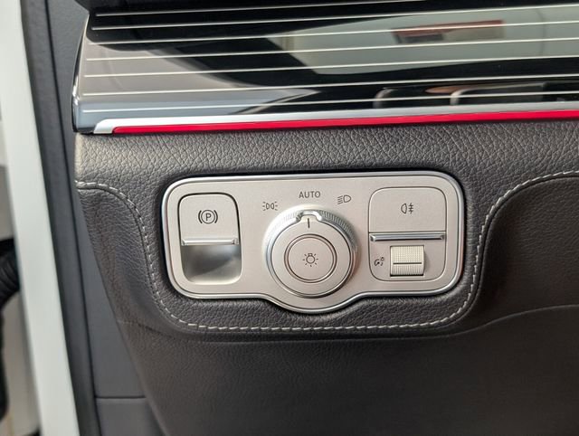 Used 2024 Mercedes-Benz GLE 350 4MATIC image 23