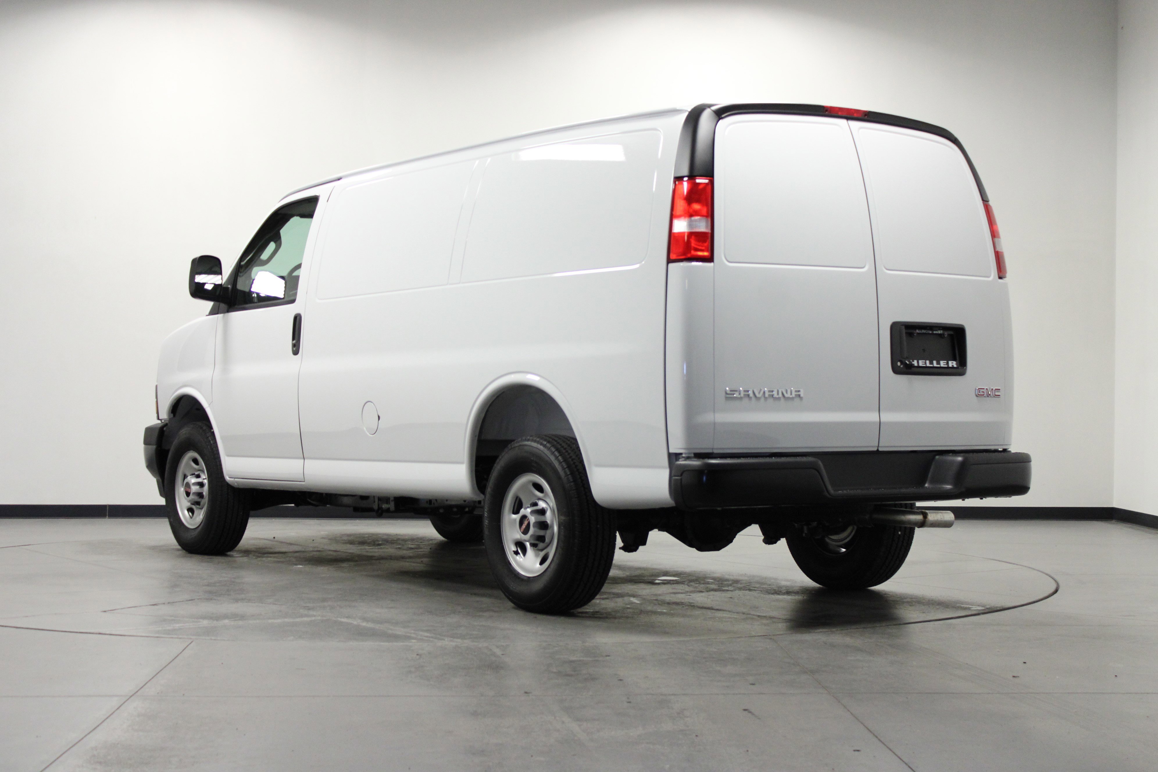New 2026 GMC Savana 2500 RWD image 6