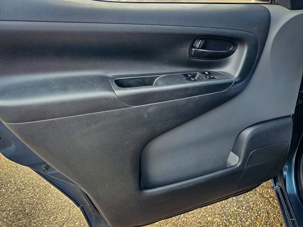 Used 2017 Chevrolet City Express LS image 9