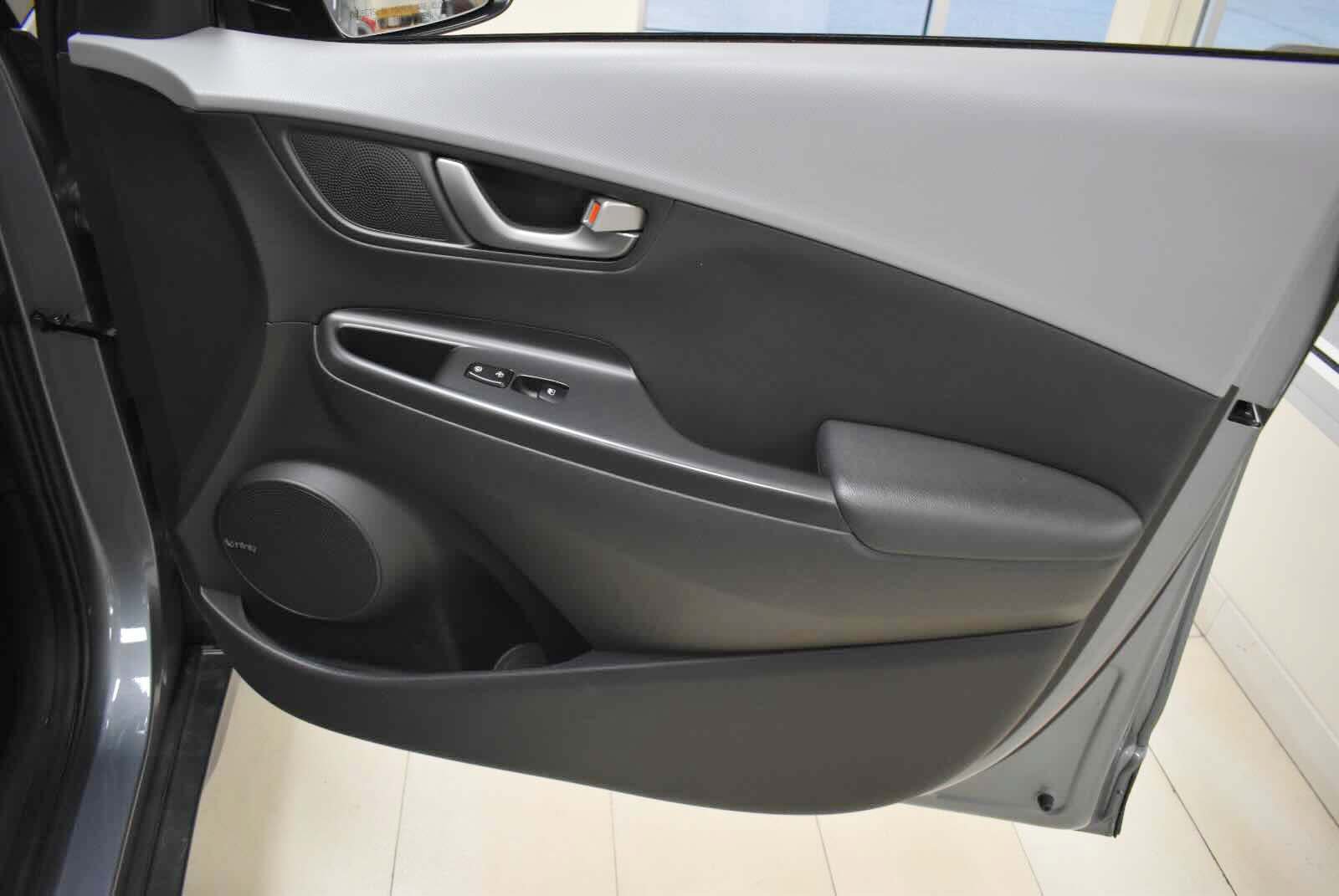 Used 2019 Hyundai Kona Limited AWD/4WD image 44