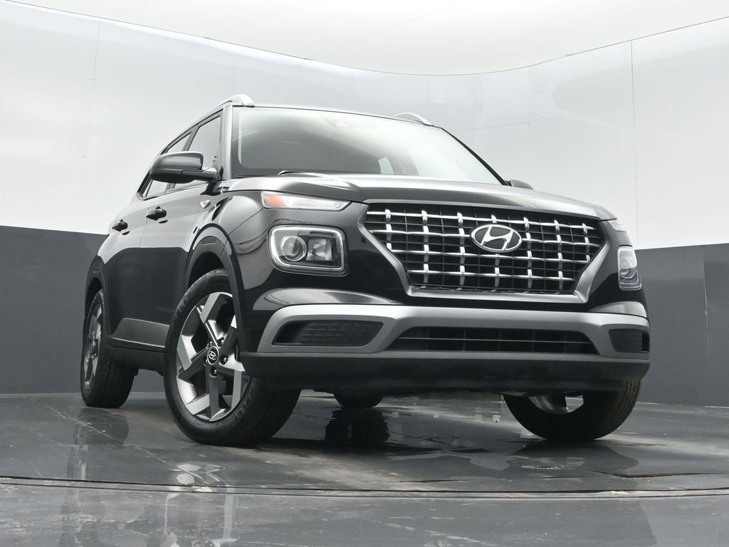 Used 2022 Hyundai Venue SEL image 31