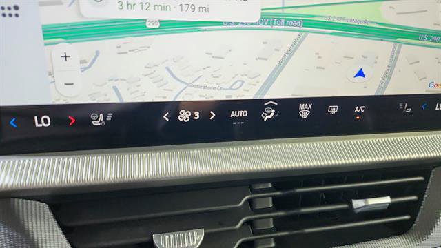 Used 2025 Ford Explorer ST-Line AWD/4WD image 18