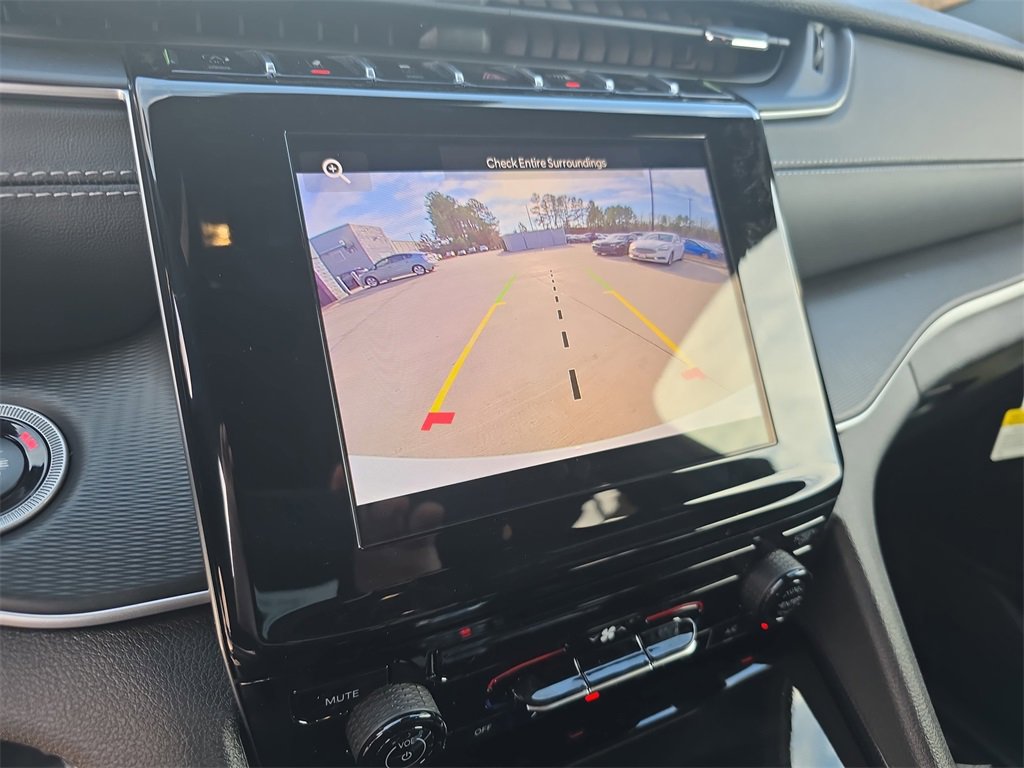 New 2025 Jeep Grand Cherokee Laredo image 24