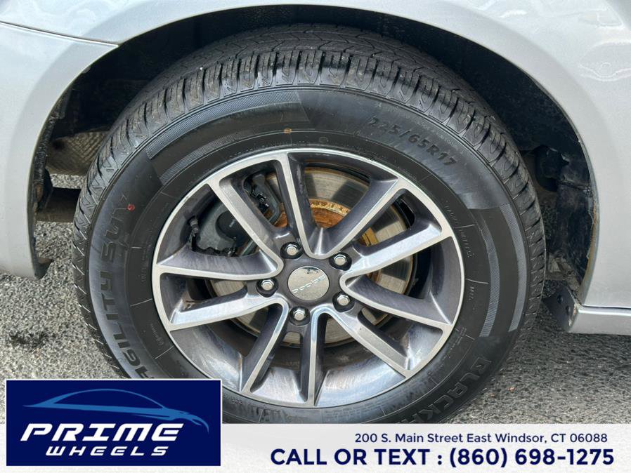 Used 2017 Dodge Grand Caravan SXT image 23