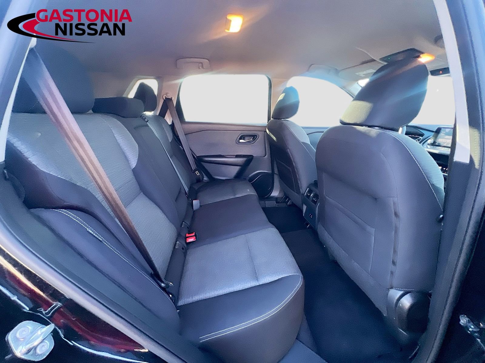 Used 2021 Nissan Rogue SV image 35