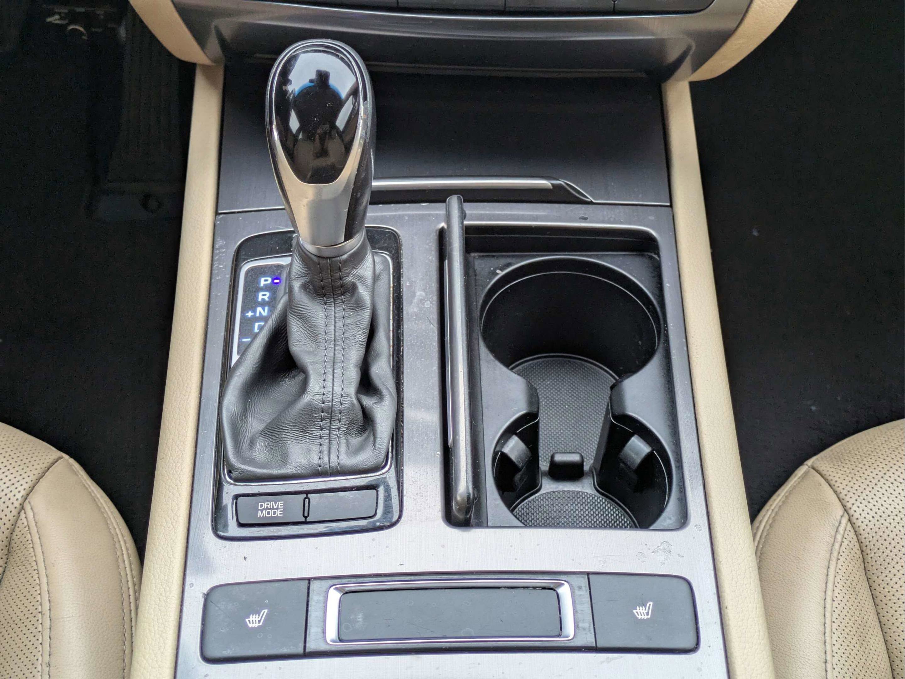 Used 2015 Hyundai Genesis 3.8 RWD image 15