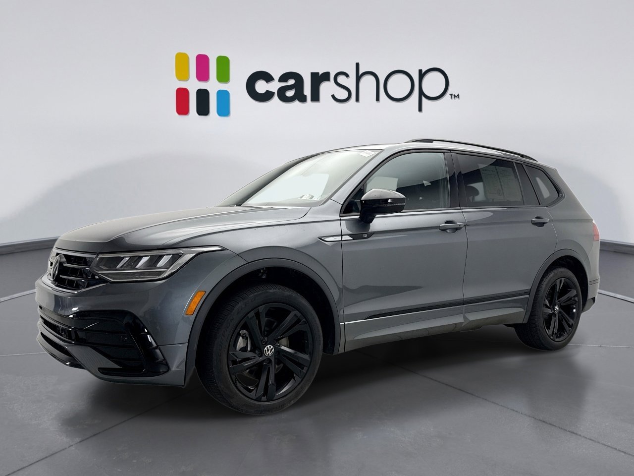 Used 2024 Volkswagen Tiguan SE R-Line AWD/4WD image 1