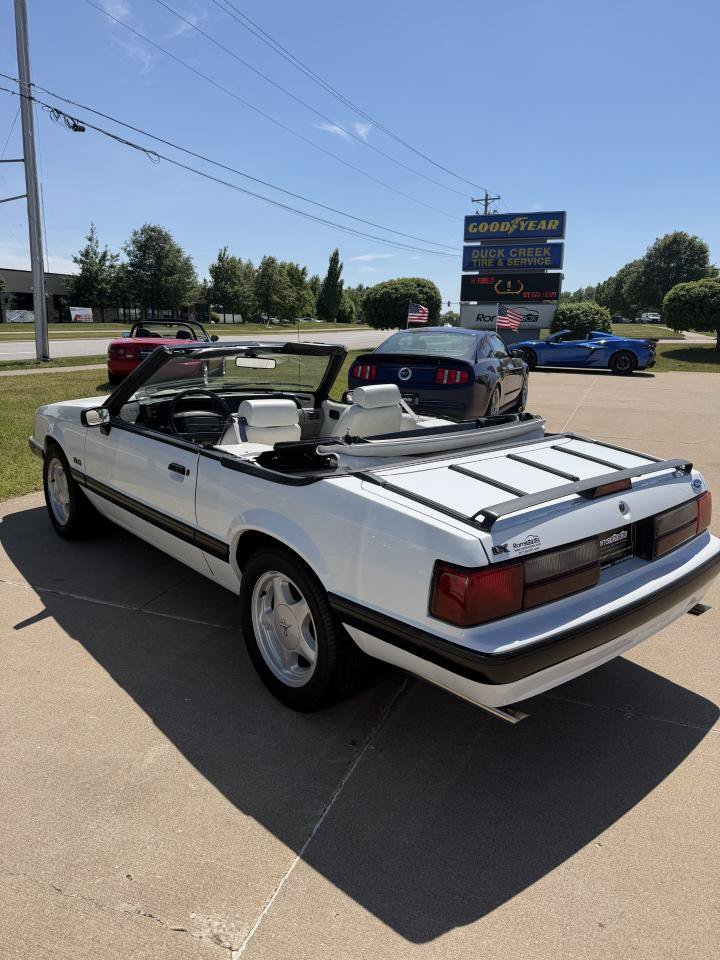 Used 1991 Ford Mustang LX RWD image 9