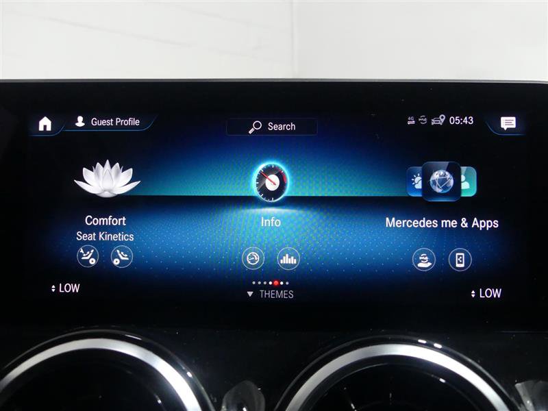 Used 2020 Mercedes-Benz GLB 250 4MATIC image 41