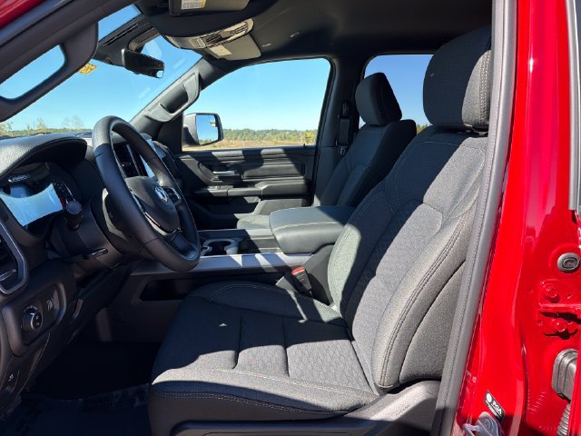 New 2027 RAM 1500 Express AWD/4WD image 13
