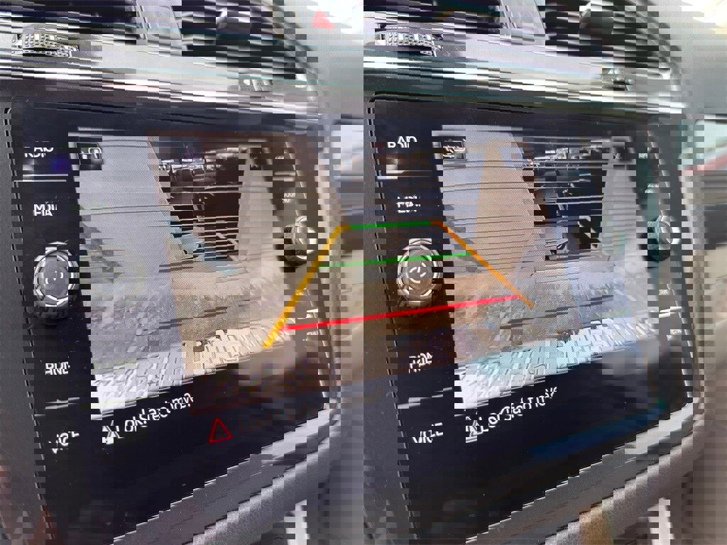 Certified 2022 Volkswagen Tiguan SE w/ Panoramic Sunroof Package image 22