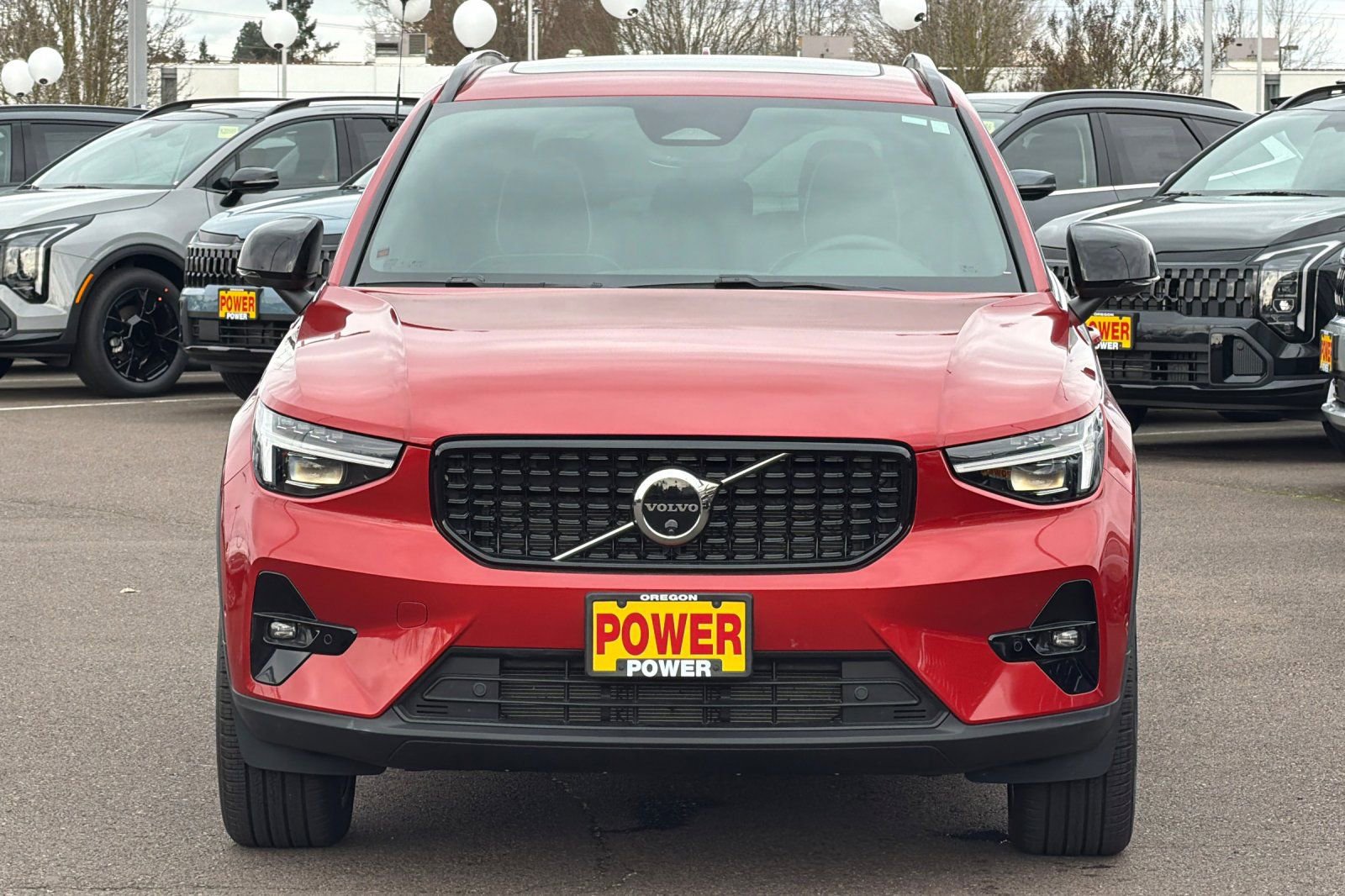 Used 2025 Volvo XC40 B5 Ultra w/ Climate Package image 9