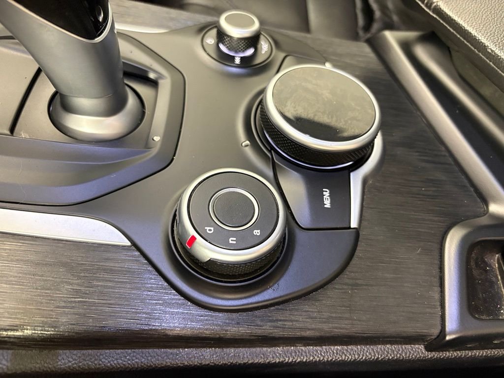 Used 2019 Alfa Romeo Stelvio w/ Nero Edizione RWD image 37