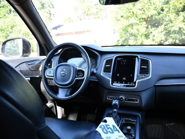 Used 2020 Volvo XC90 T5 Momentum AWD/4WD image 16
