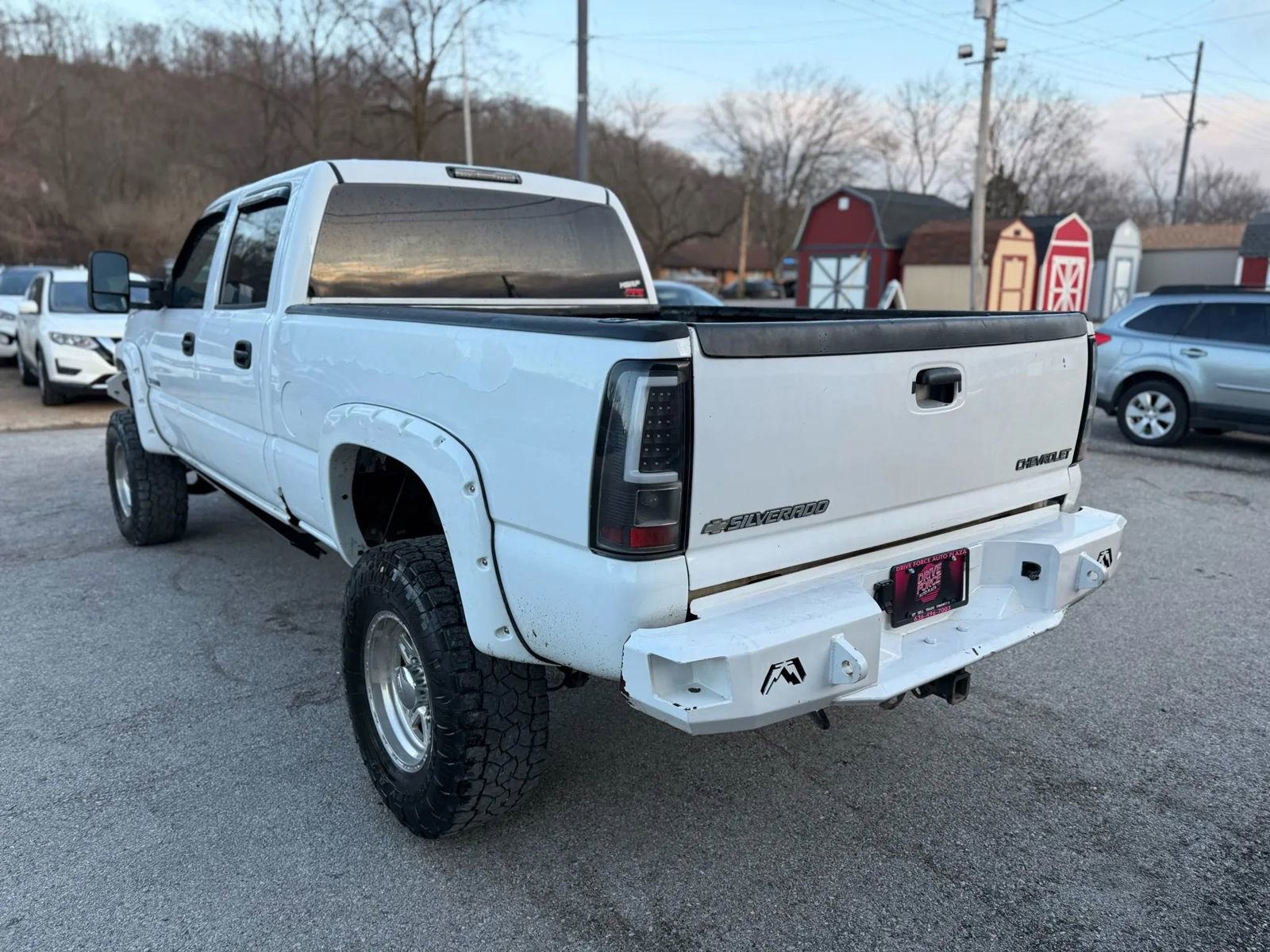 Used 2005 Chevrolet Silverado 2500 LT w/ Heavy-Duty Power Package image 7