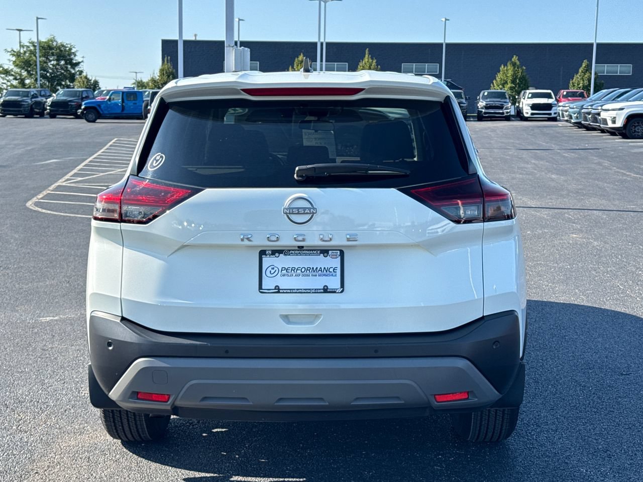 Used 2022 Nissan Rogue S FWD image 4