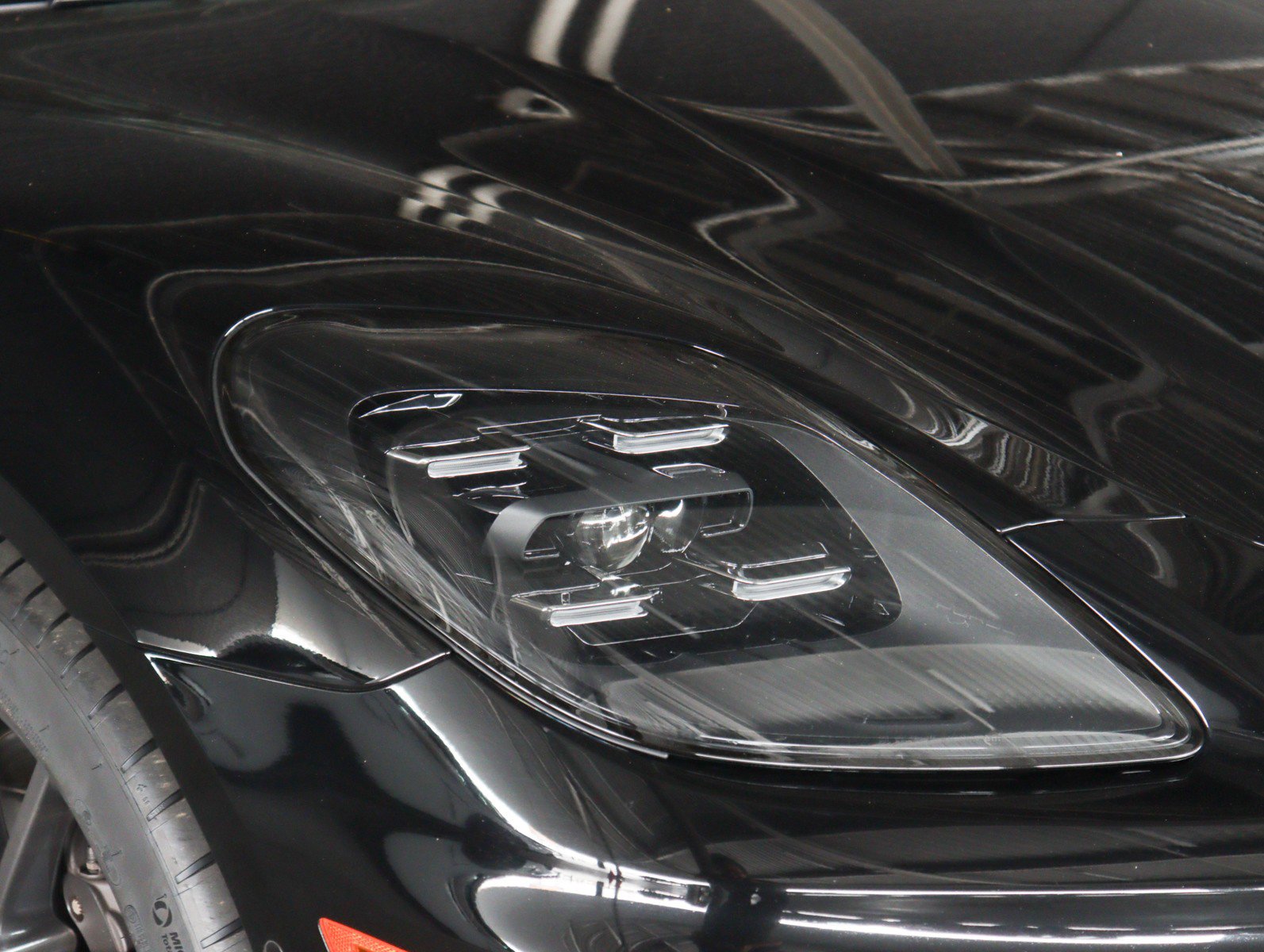 Certified 2025 Porsche Panamera RWD image 23
