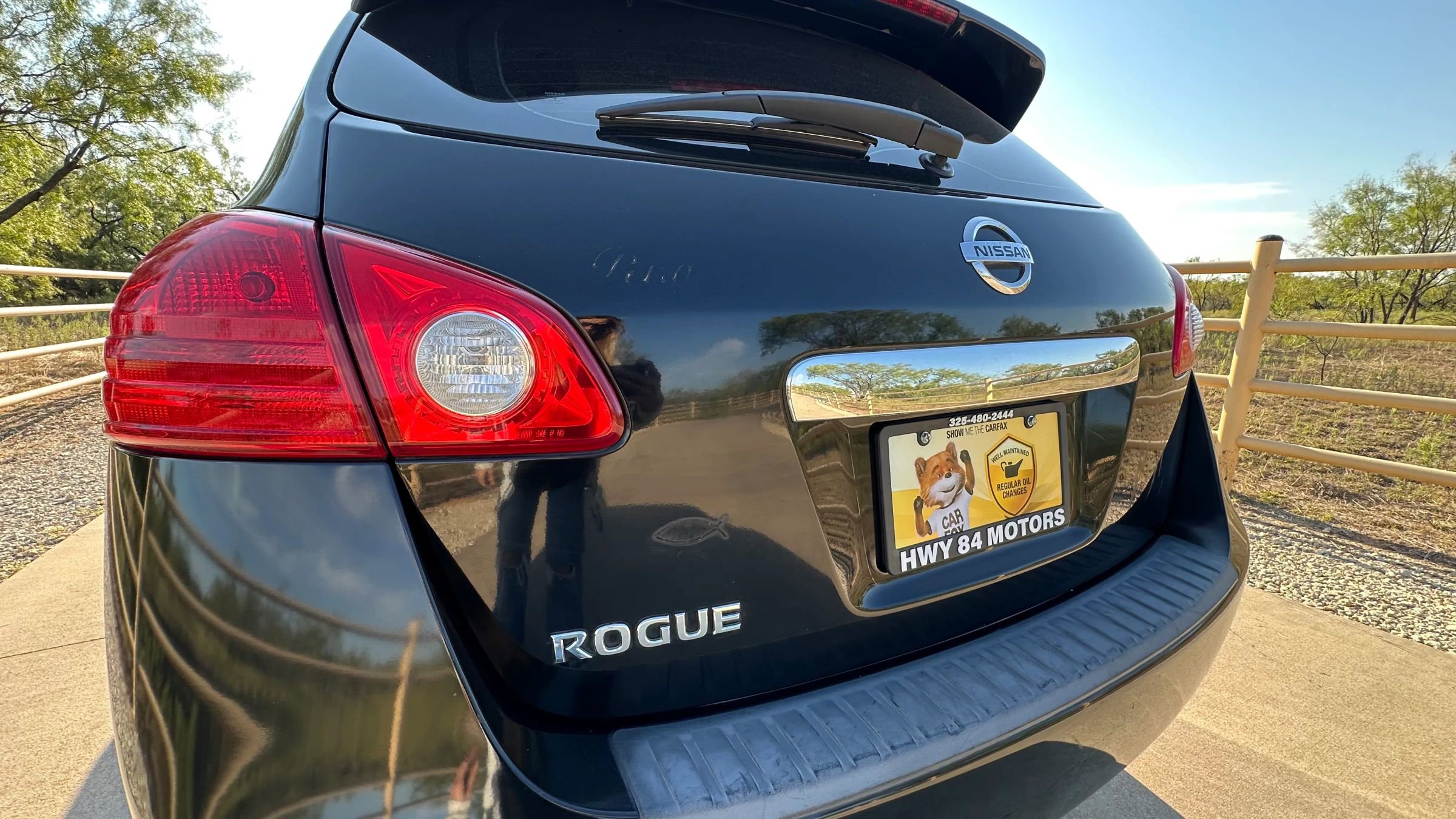 Used 2011 Nissan Rogue S image 32