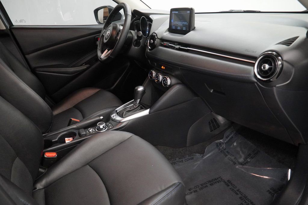 Used 2020 Toyota Yaris XLE image 44