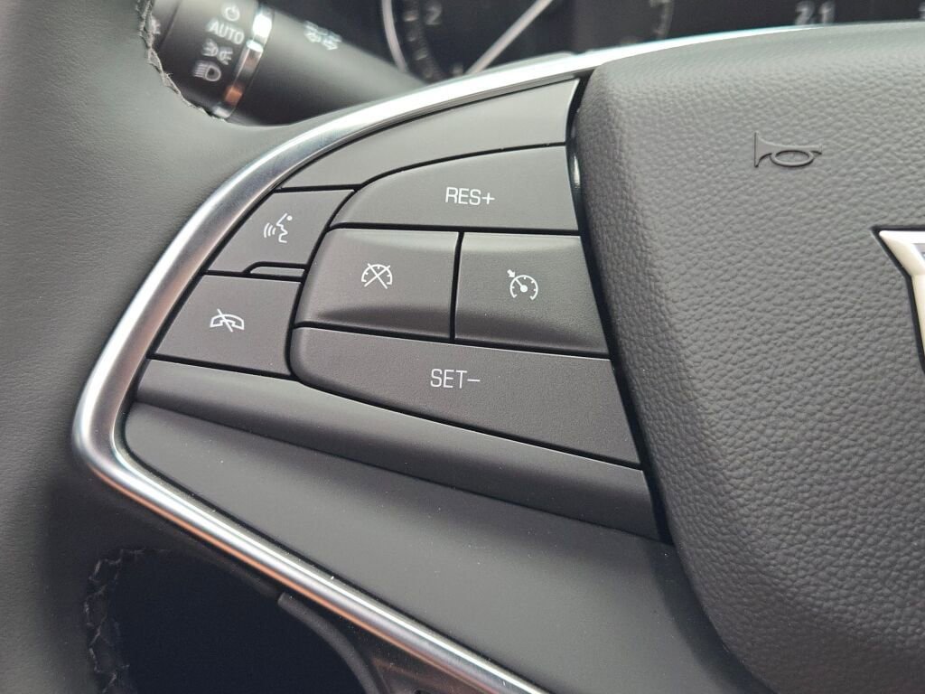 New 2025 Cadillac XT5 Luxury w/ LPO, Red Accent Package image 32