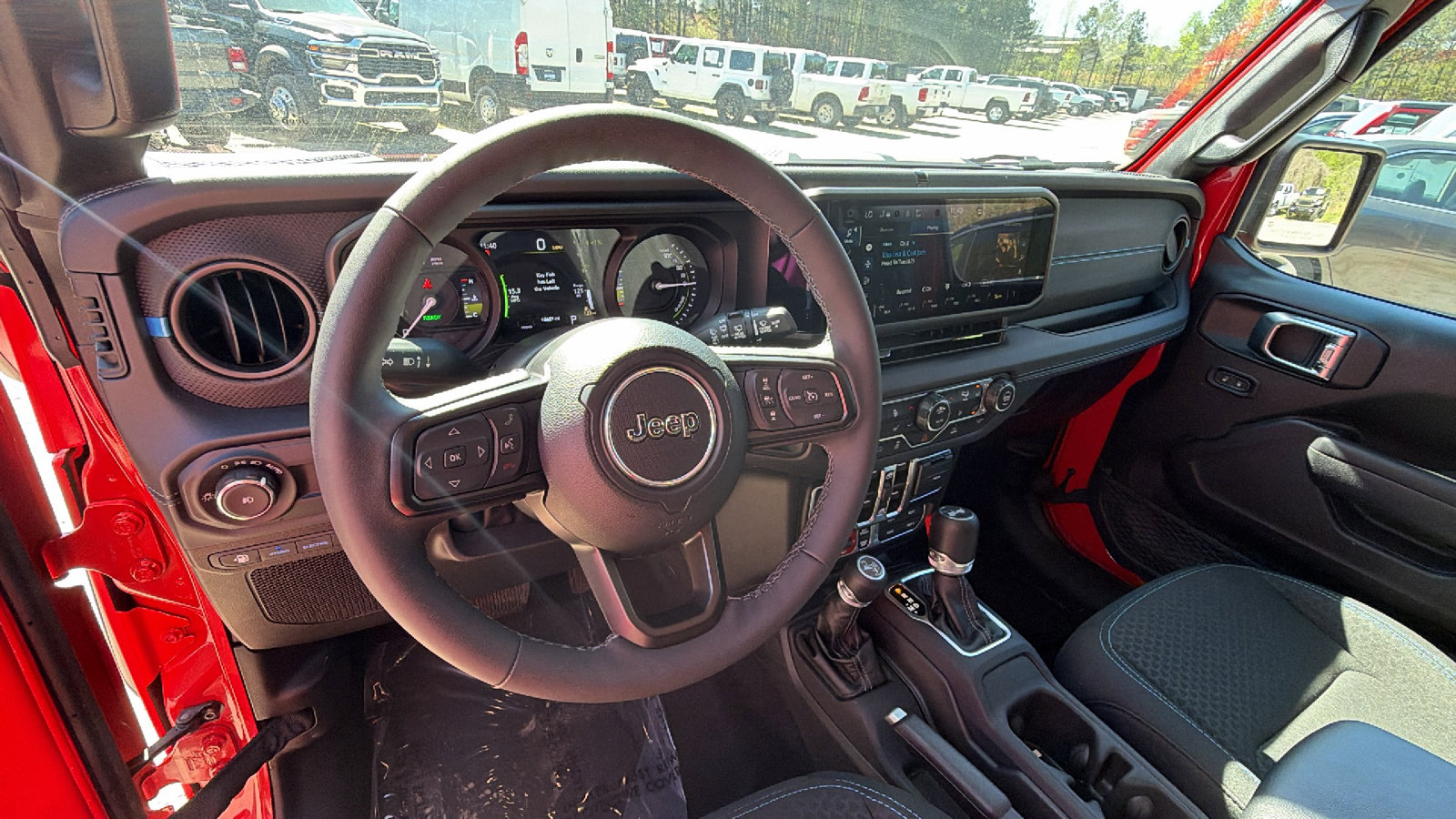 Used 2025 Jeep Wrangler Unlimited Rubicon 4xe w/ Convenience Group AWD/4WD image 24