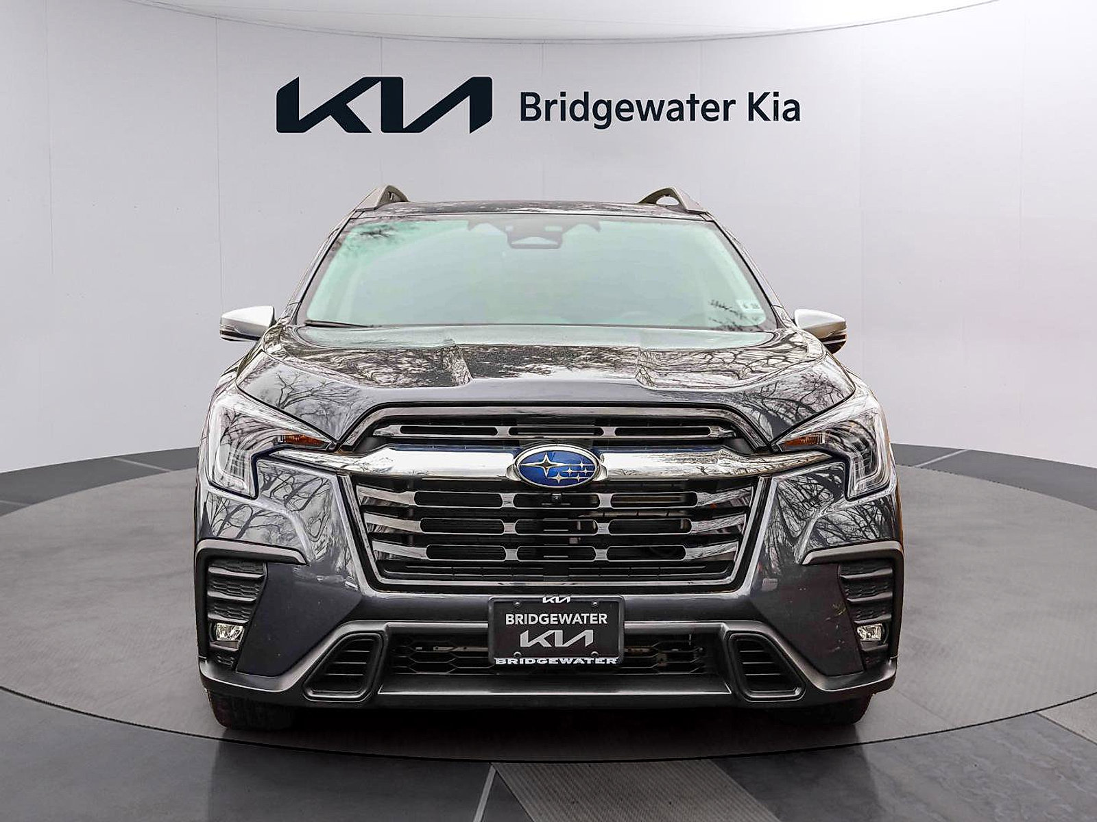 Used 2023 Subaru Ascent Limited w/ Technology Package image 2